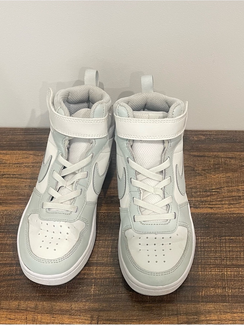 Nike Kids High-Top Sneakers in White and Light Gray